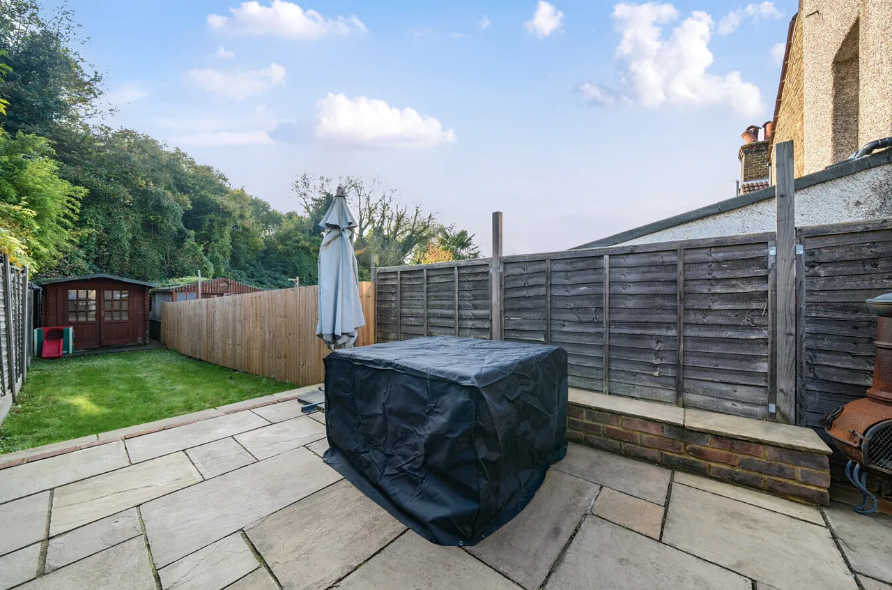 2 bed house for sale — New Road, South Darenth, DA4