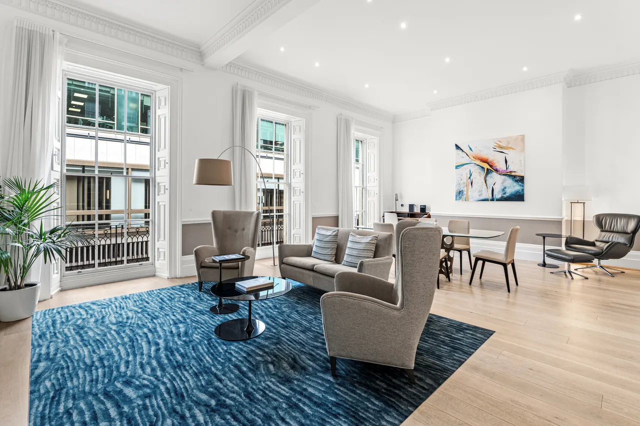 2 bed flat to rent, Hertford Street, Mayfair, W1J