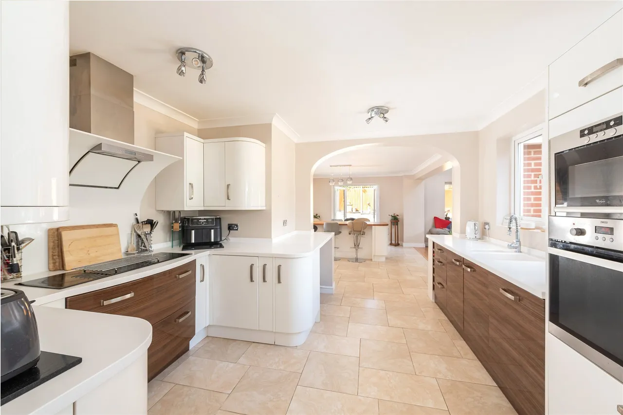 Kneesworth Street, Royston, SG8, photo 11