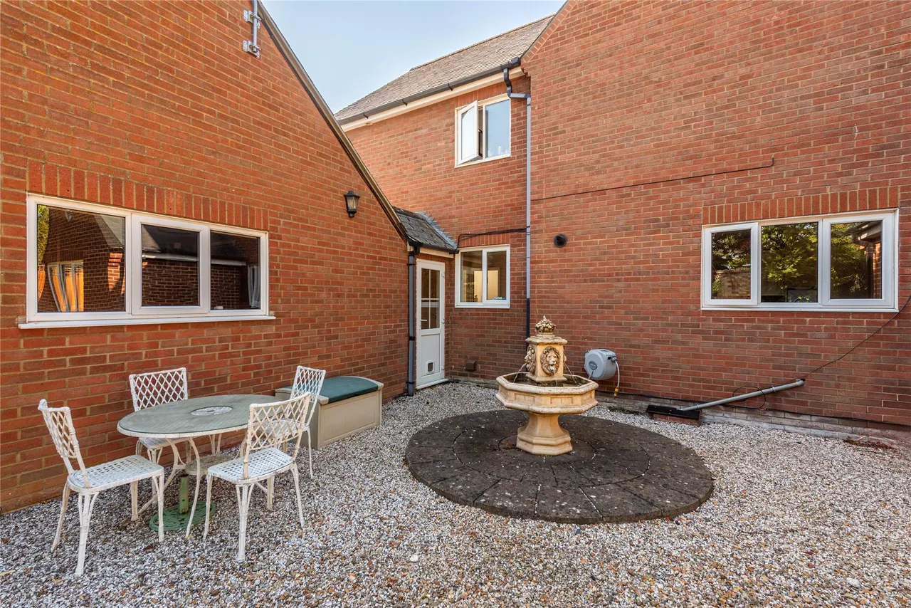 Kneesworth Street, Royston, SG8, photo 34