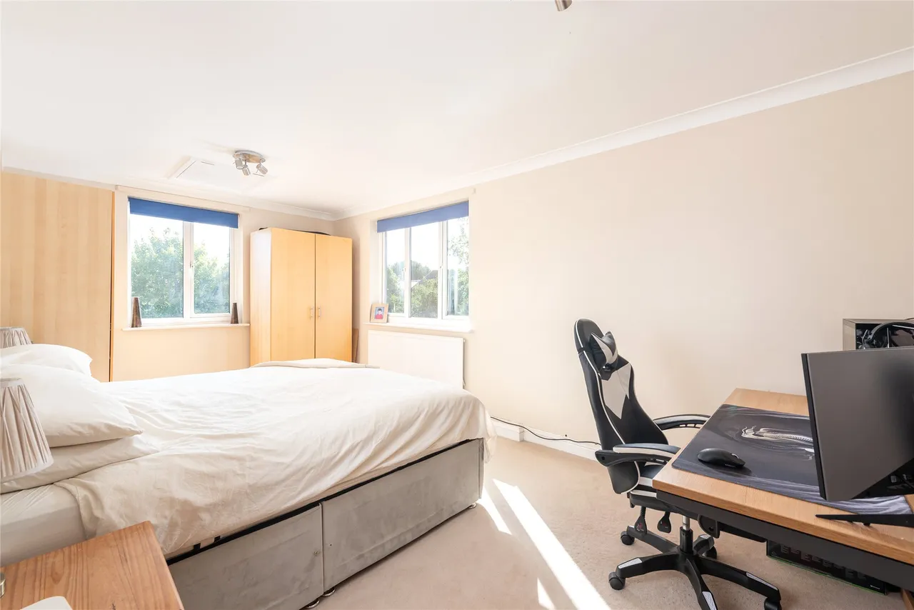 Kneesworth Street, Royston, SG8, photo 28