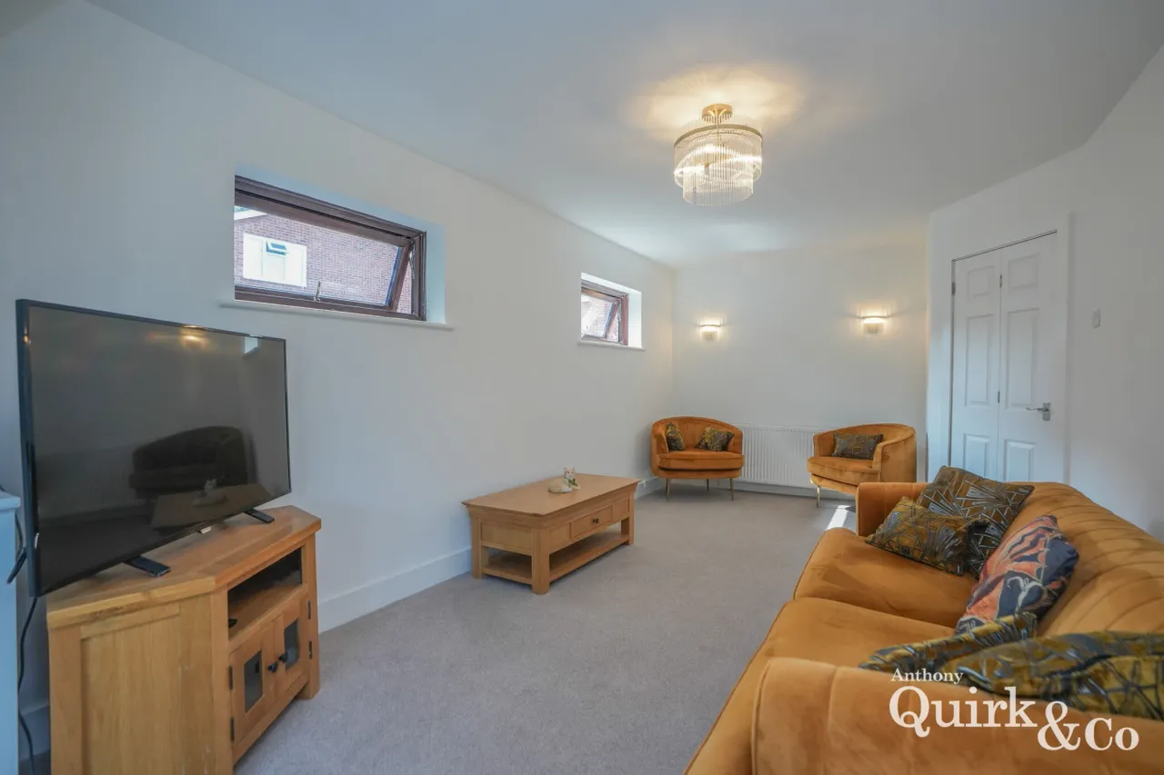 Gainsborough Avenue, Canvey Island, SS8, photo 3