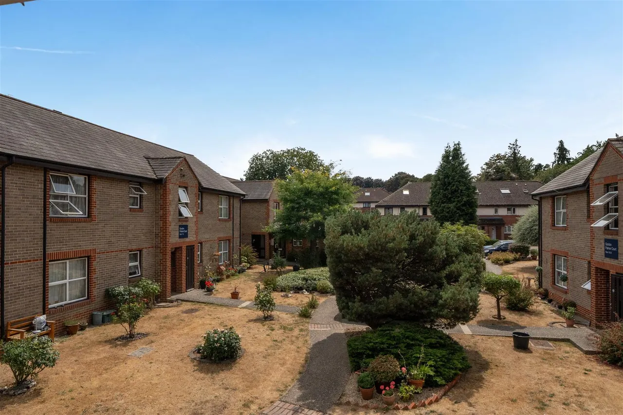 Gordon Palmer Court, Reading, RG30, photo 5