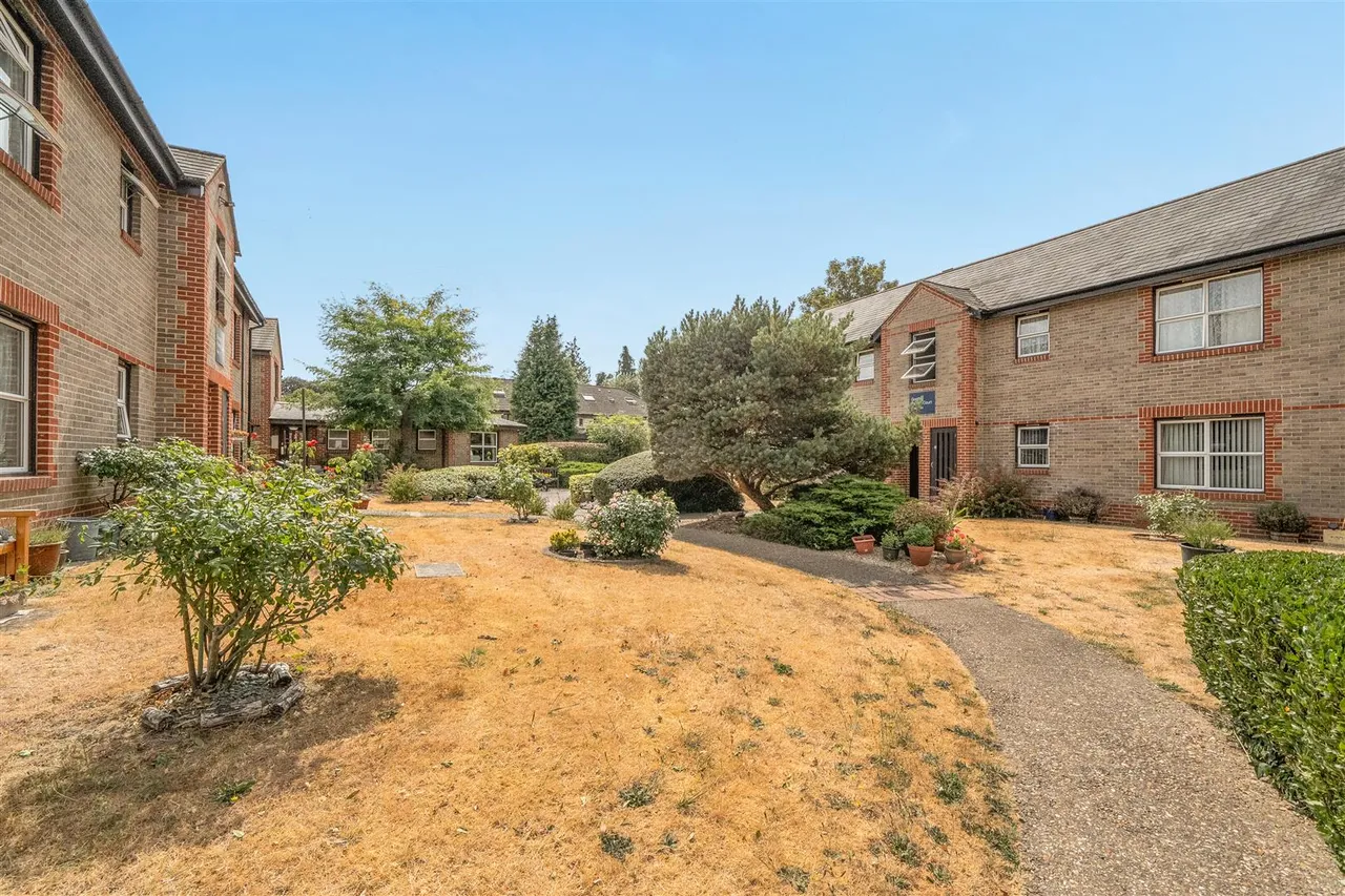 Gordon Palmer Court, Reading, RG30, photo 18