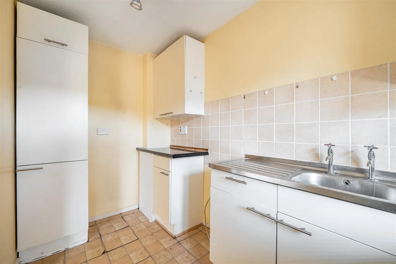 Gordon Palmer Court, Reading, RG30, photo 8