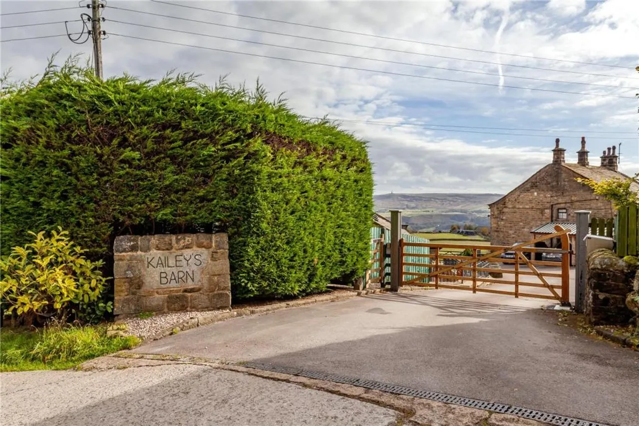 Parkin Lane, Todmorden, OL14, photo 44