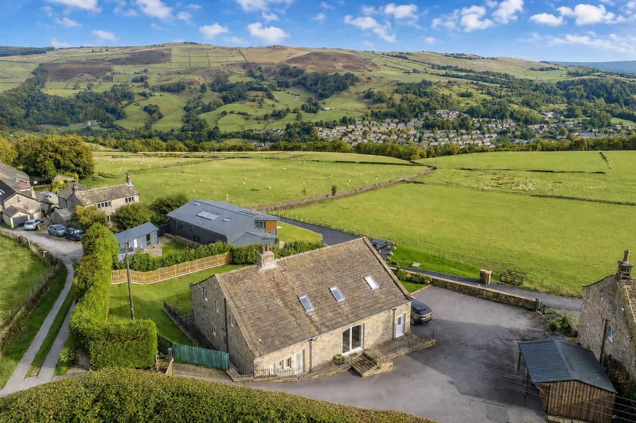 Parkin Lane, Todmorden, OL14, photo 5