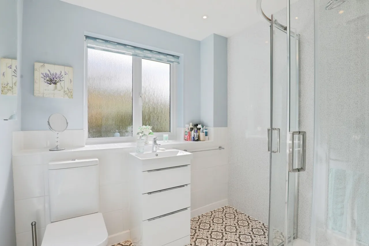 Kingsdale Court, Broadway, WR12, photo 11