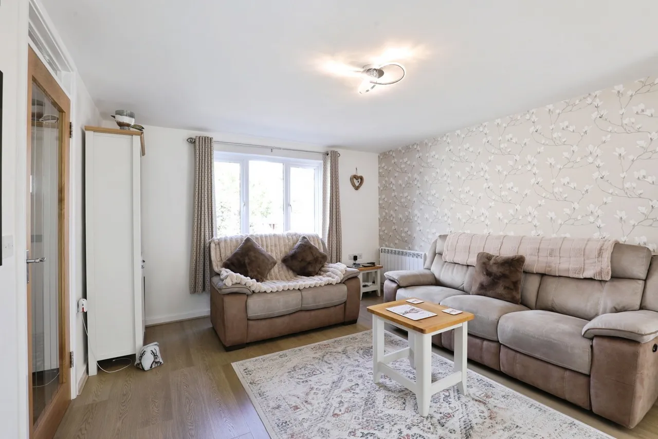 Kingsdale Court, Broadway, WR12, photo 5