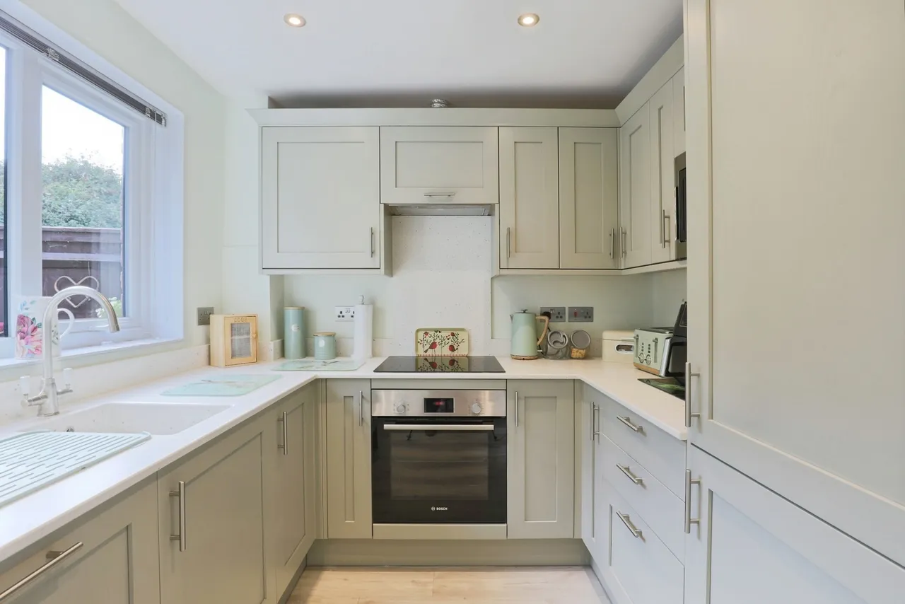 Kingsdale Court, Broadway, WR12, photo 3
