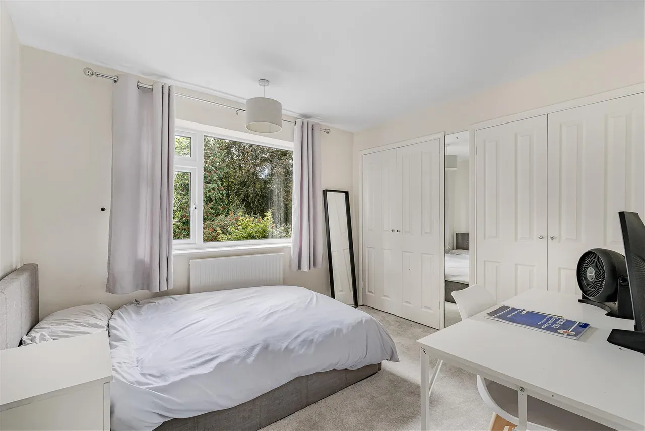 Upper Warren Avenue, Caversham Heights, RG4, photo 17