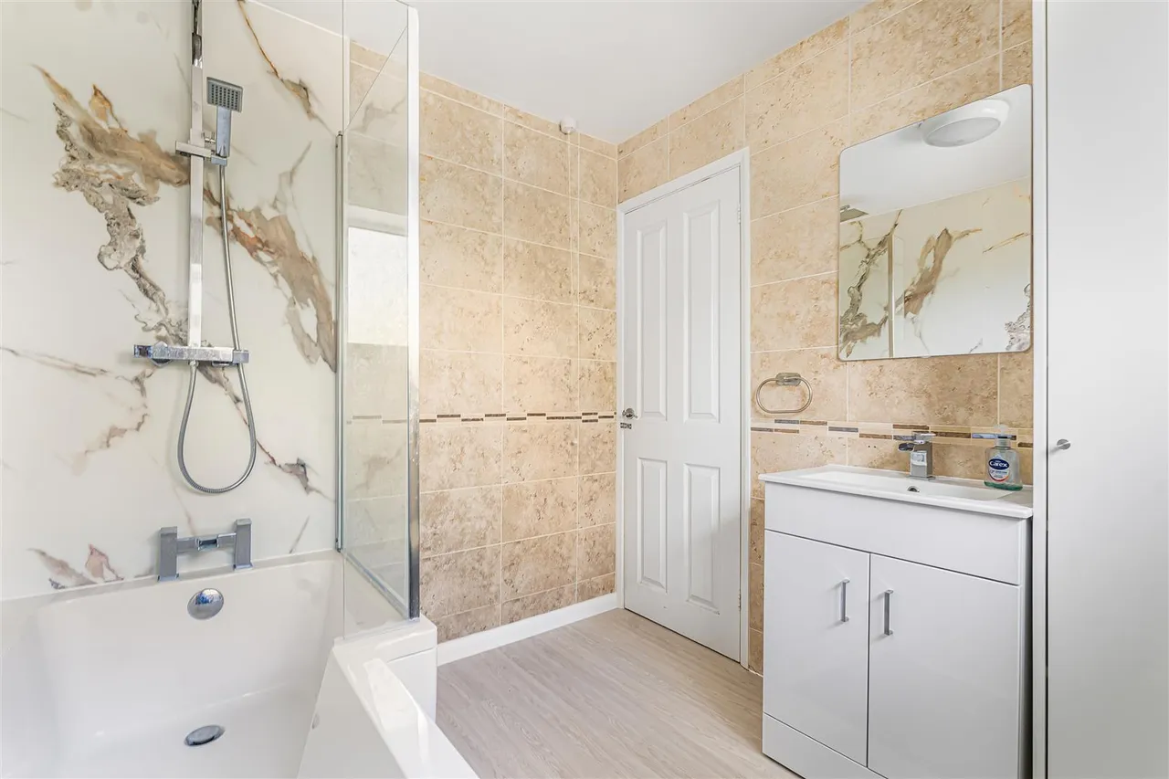 Upper Warren Avenue, Caversham Heights, RG4, photo 40