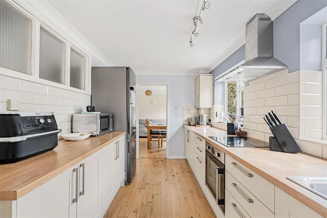 Upper Warren Avenue, Caversham Heights, RG4, photo 6
