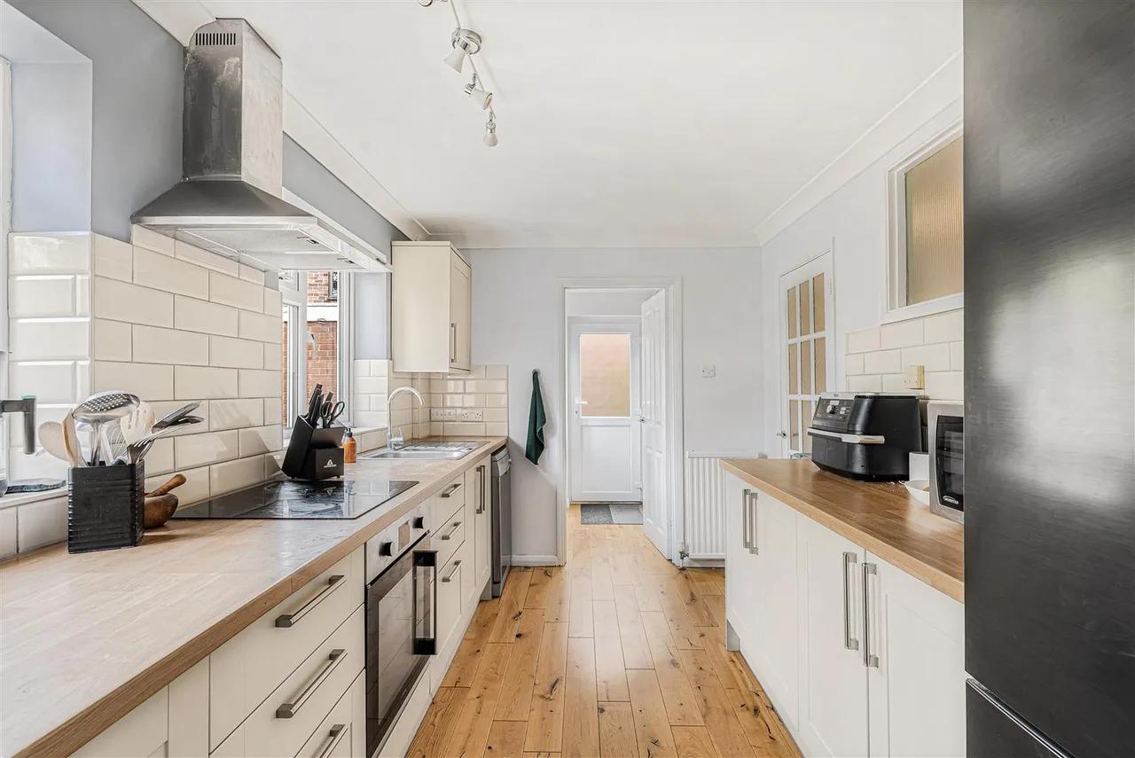 Upper Warren Avenue, Caversham Heights, RG4, photo 27