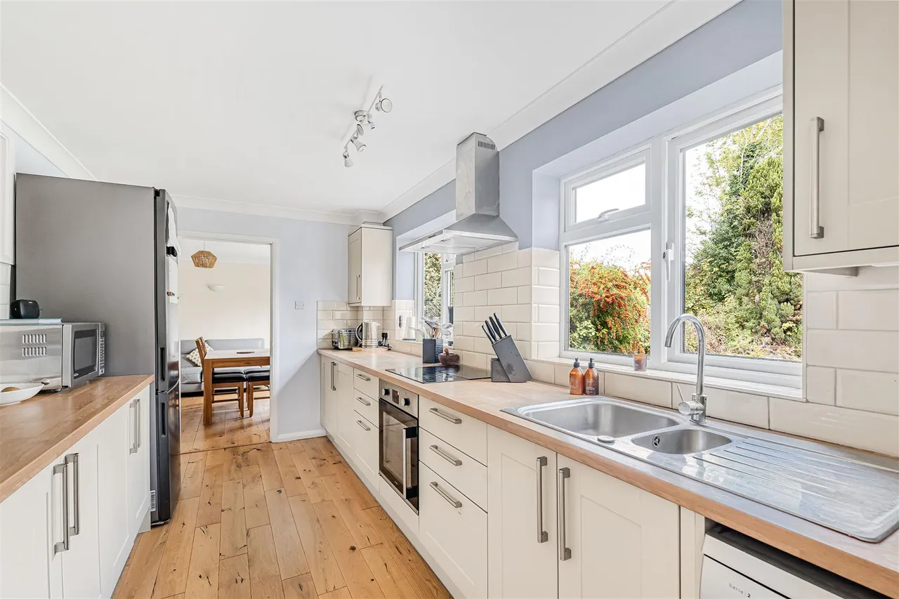 Upper Warren Avenue, Caversham Heights, RG4, photo 35