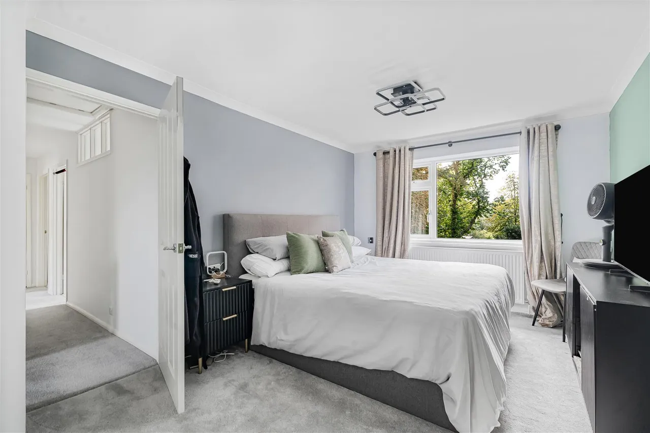 Upper Warren Avenue, Caversham Heights, RG4, photo 43
