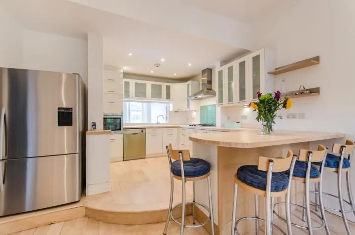 Second and Third Floor, 47 Nevern Square, London, photo 4