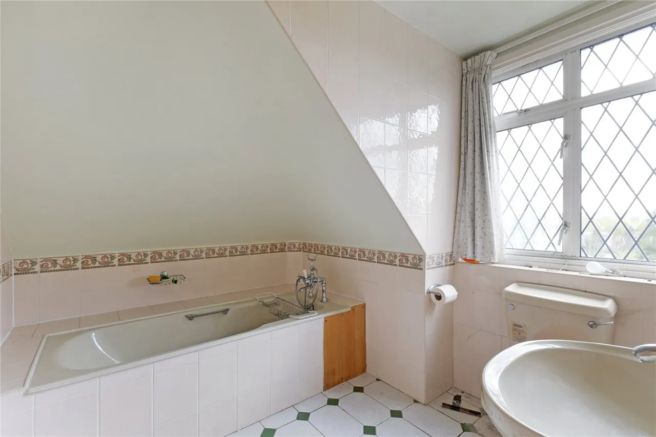 Copse Hill, London, SW20, photo 11