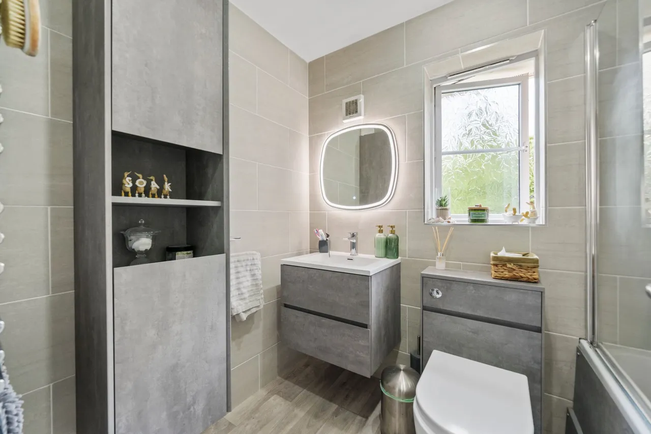 Wateredge Close, Leigh, WN7 3UP, photo 17