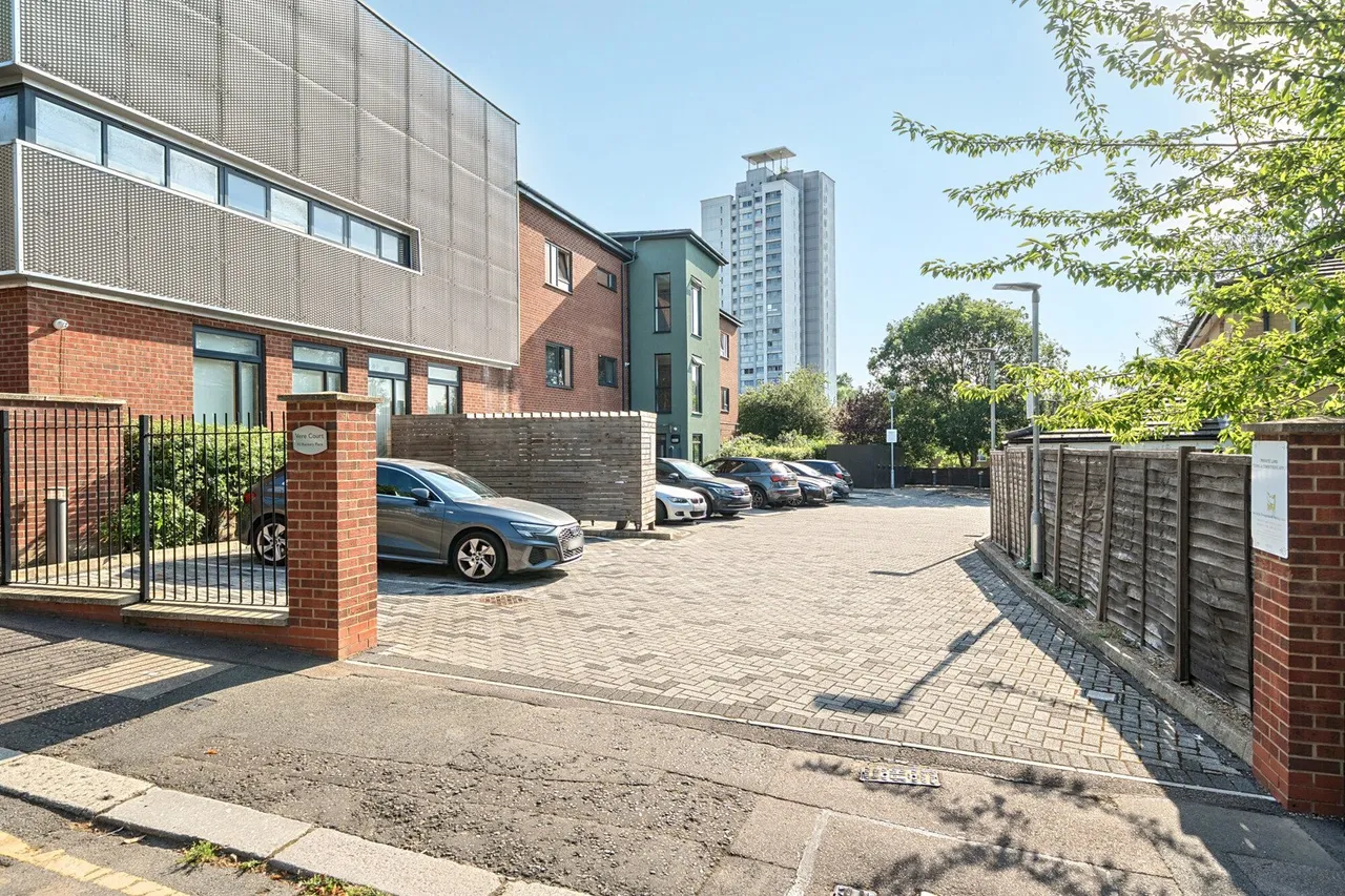 3 bed flat for sale — Rectory Place, SE18