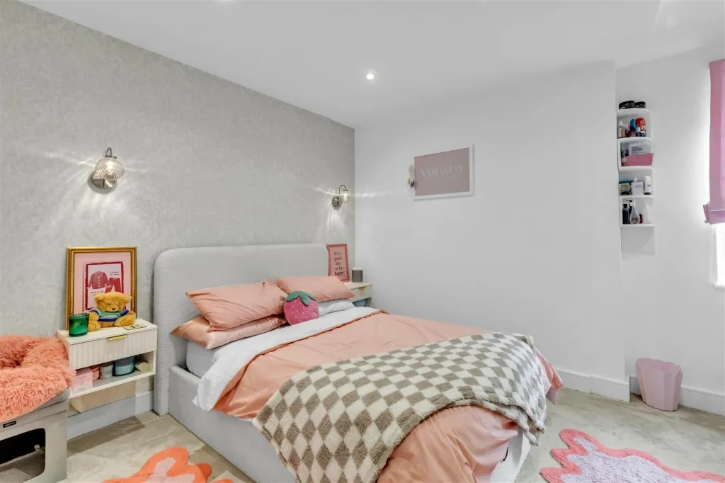 North Street, Horsham, RH12, photo 6