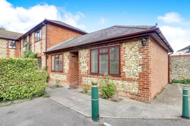 1 bed flat for sale, Portland House Mews, Epsom, KT18