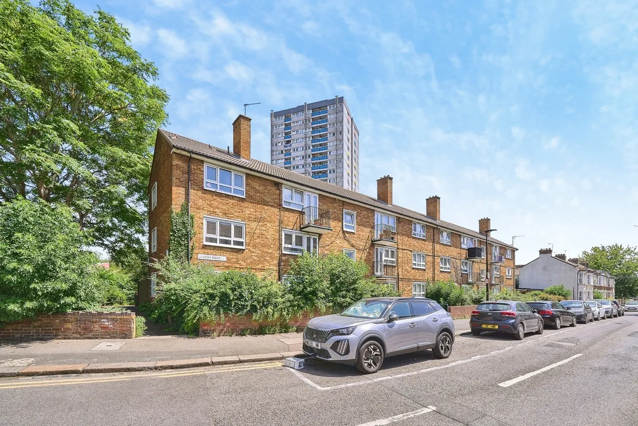 2 bed flat for sale — Bisson Road, LONDON, London, E15