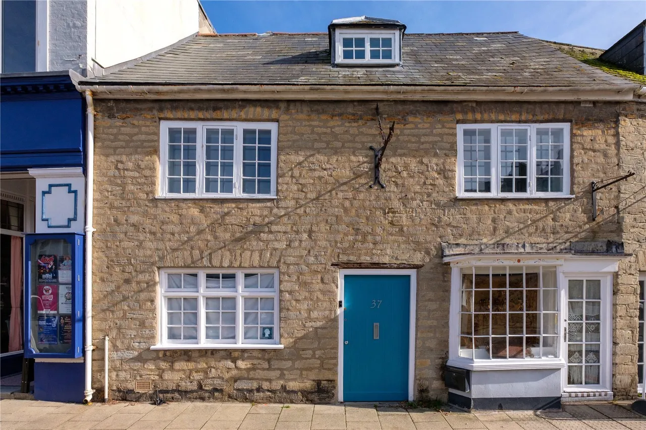 5 bed retail for sale, South Street, Bridport, DT6