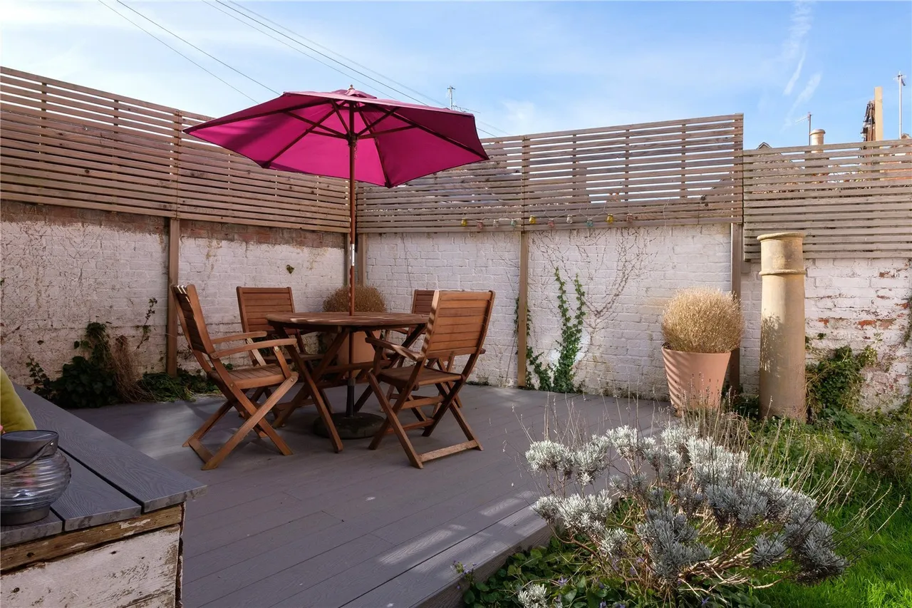 South Street, Bridport, DT6, photo 24