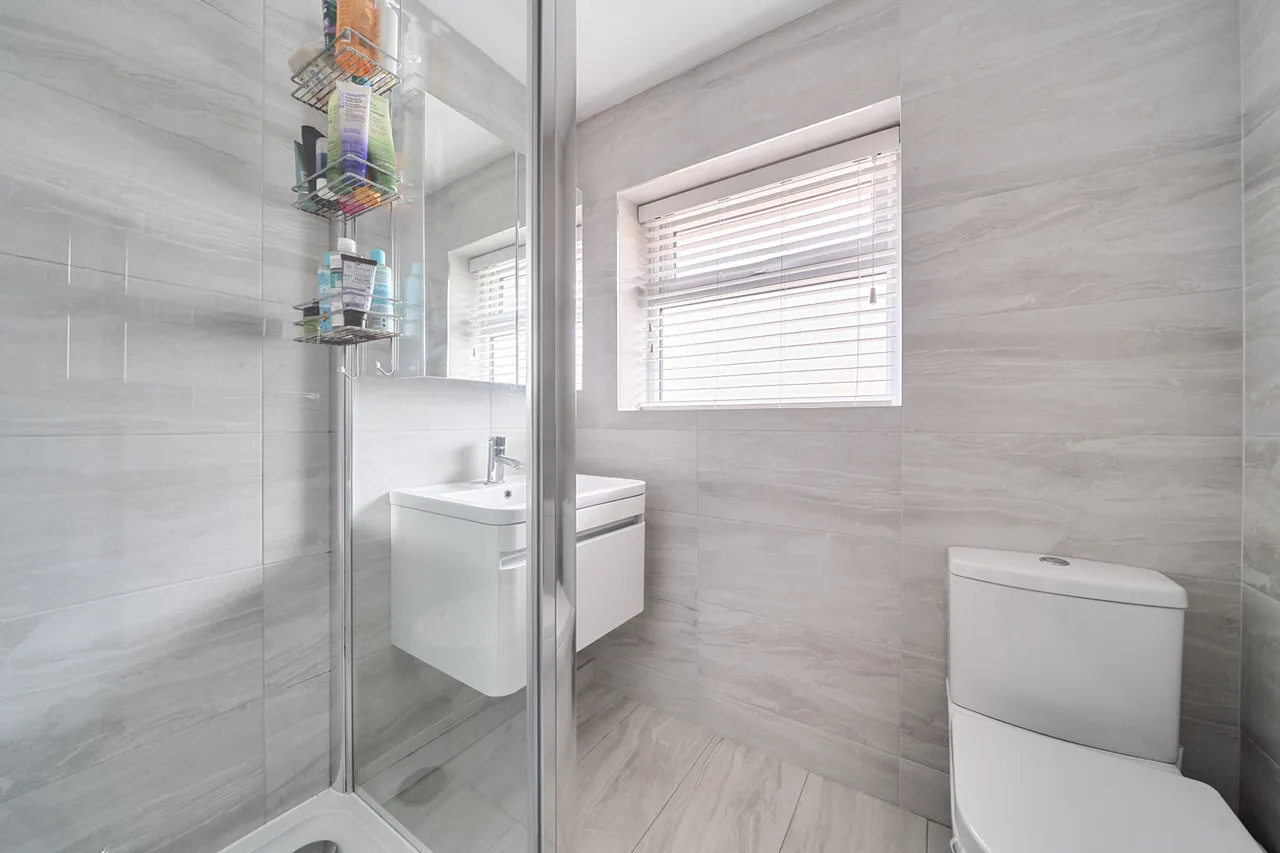Lloyd Court, Pinner, HA5, photo 17