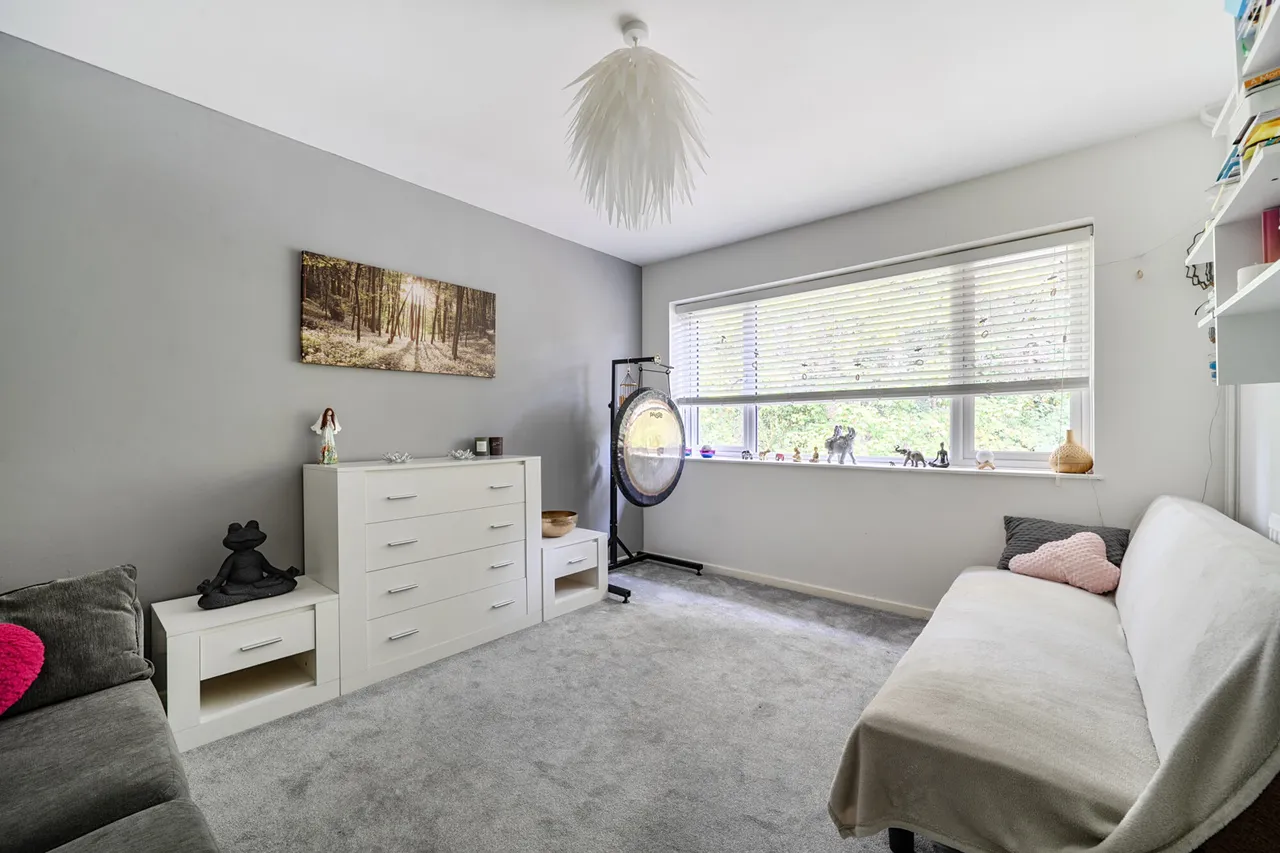 Lloyd Court, Pinner, HA5, photo 3