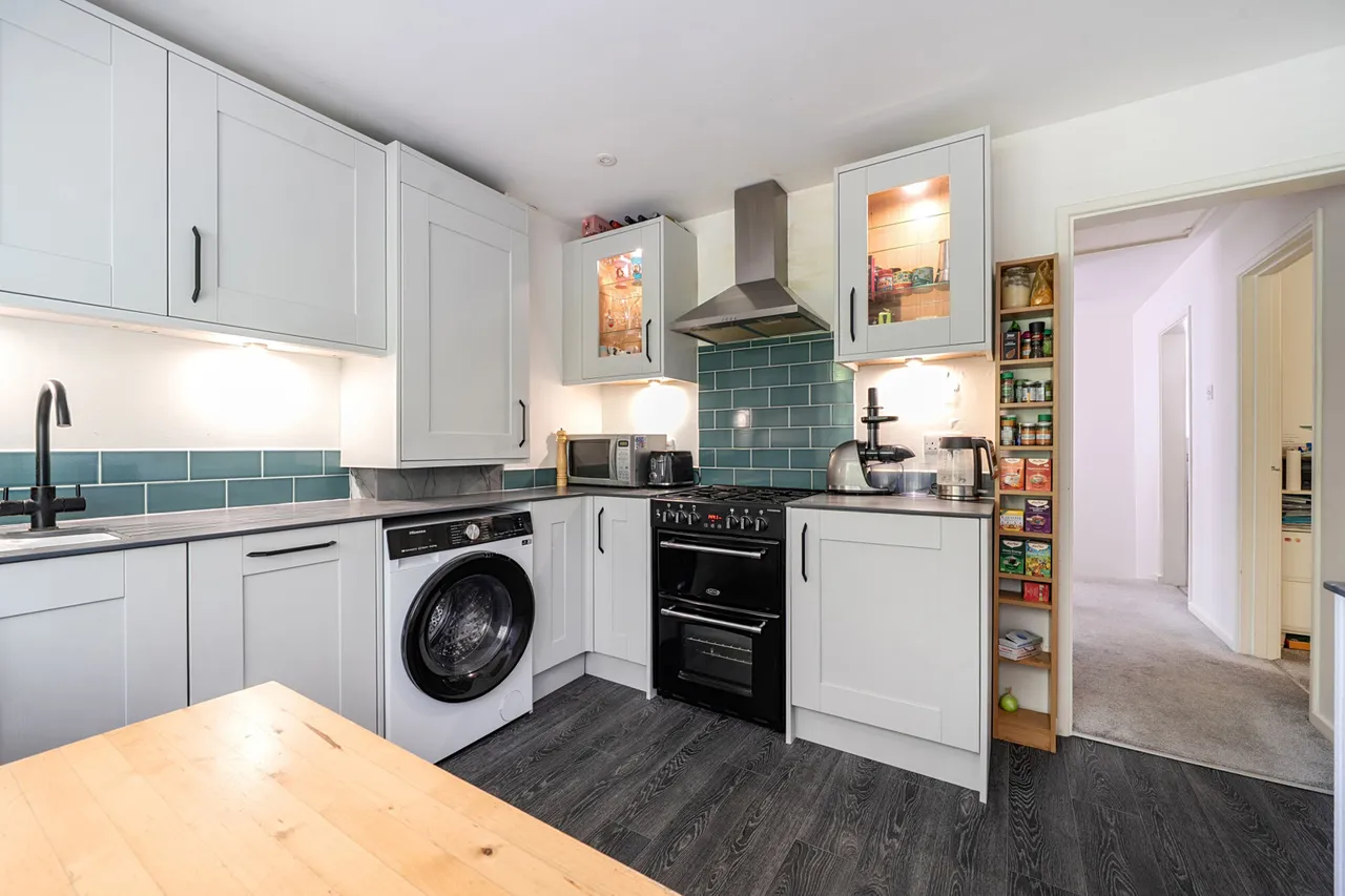 Lloyd Court, Pinner, HA5, photo 13