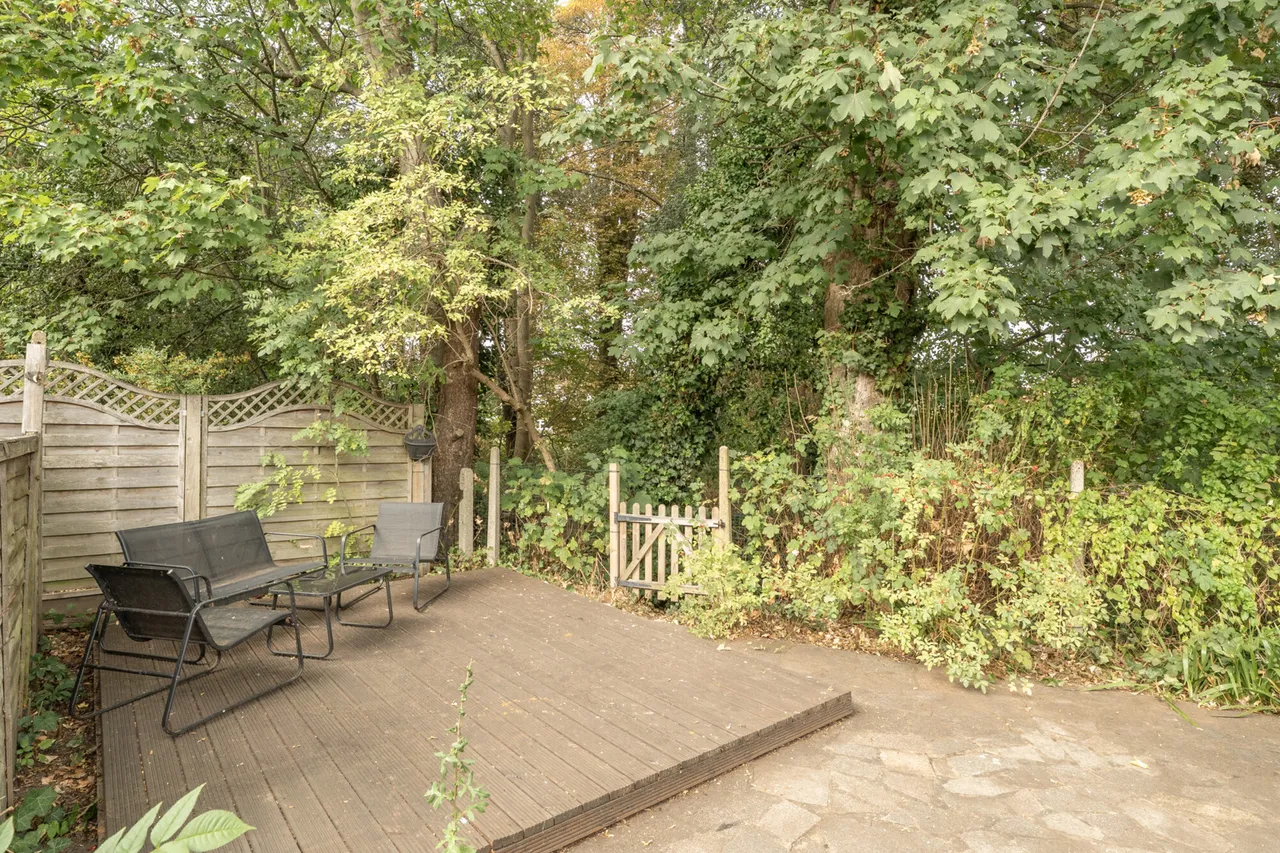 Lloyd Court, Pinner, HA5, photo 18