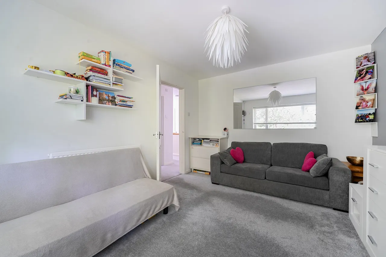Lloyd Court, Pinner, HA5, photo 11