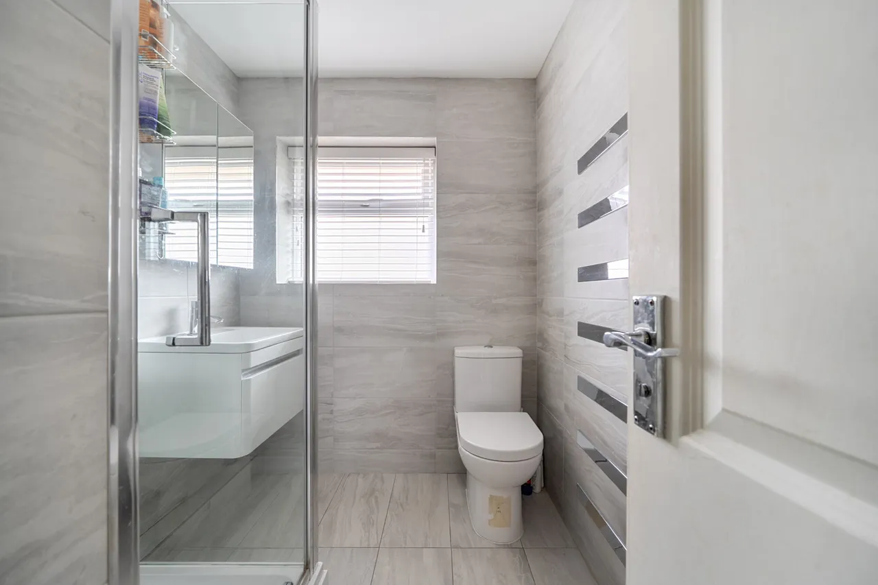 Lloyd Court, Pinner, HA5, photo 6
