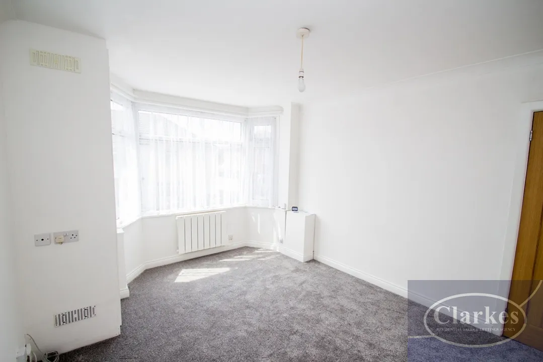 Columbia Road, Ensbury Park, photo 6