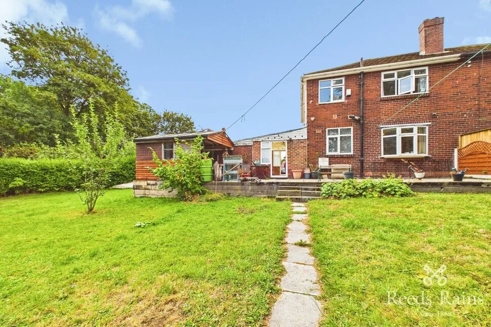 3 bed house for sale — Whitechapel Grove, Scholes, West Yorkshire, BD19