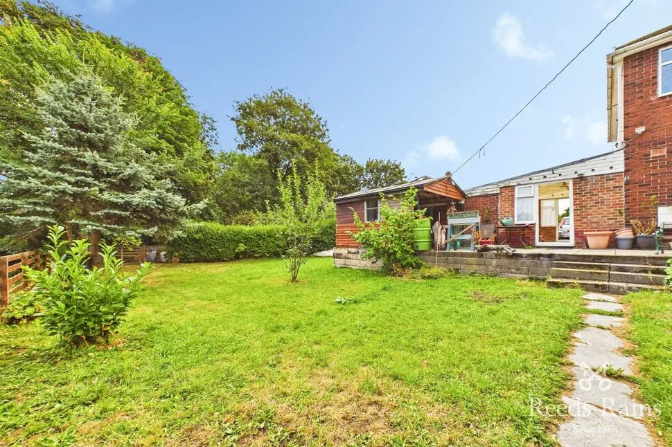 Whitechapel Grove, Scholes, West Yorkshire, BD19, photo 12