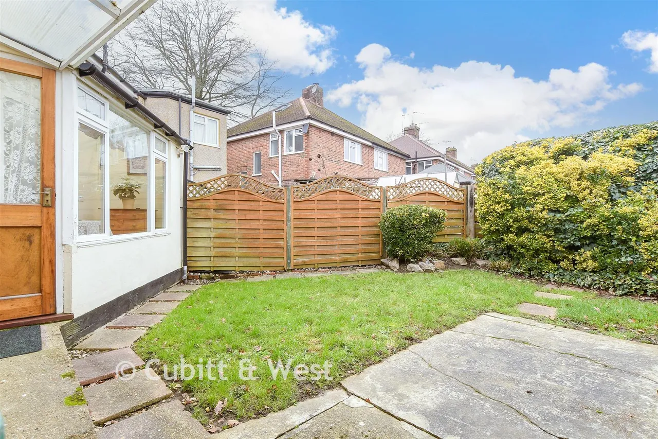 Orchard Way, Reigate, RH2, photo 5