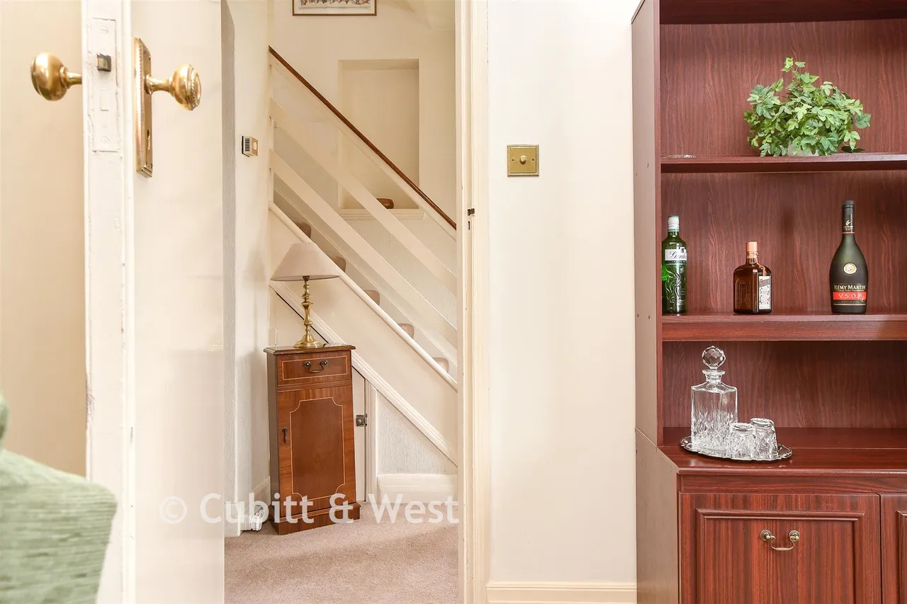 Orchard Way, Reigate, RH2, photo 11