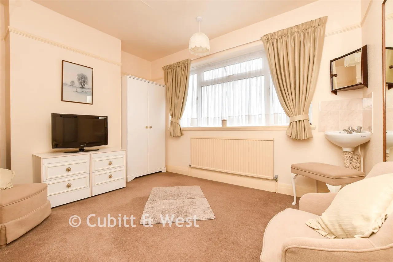 Orchard Way, Reigate, RH2, photo 9