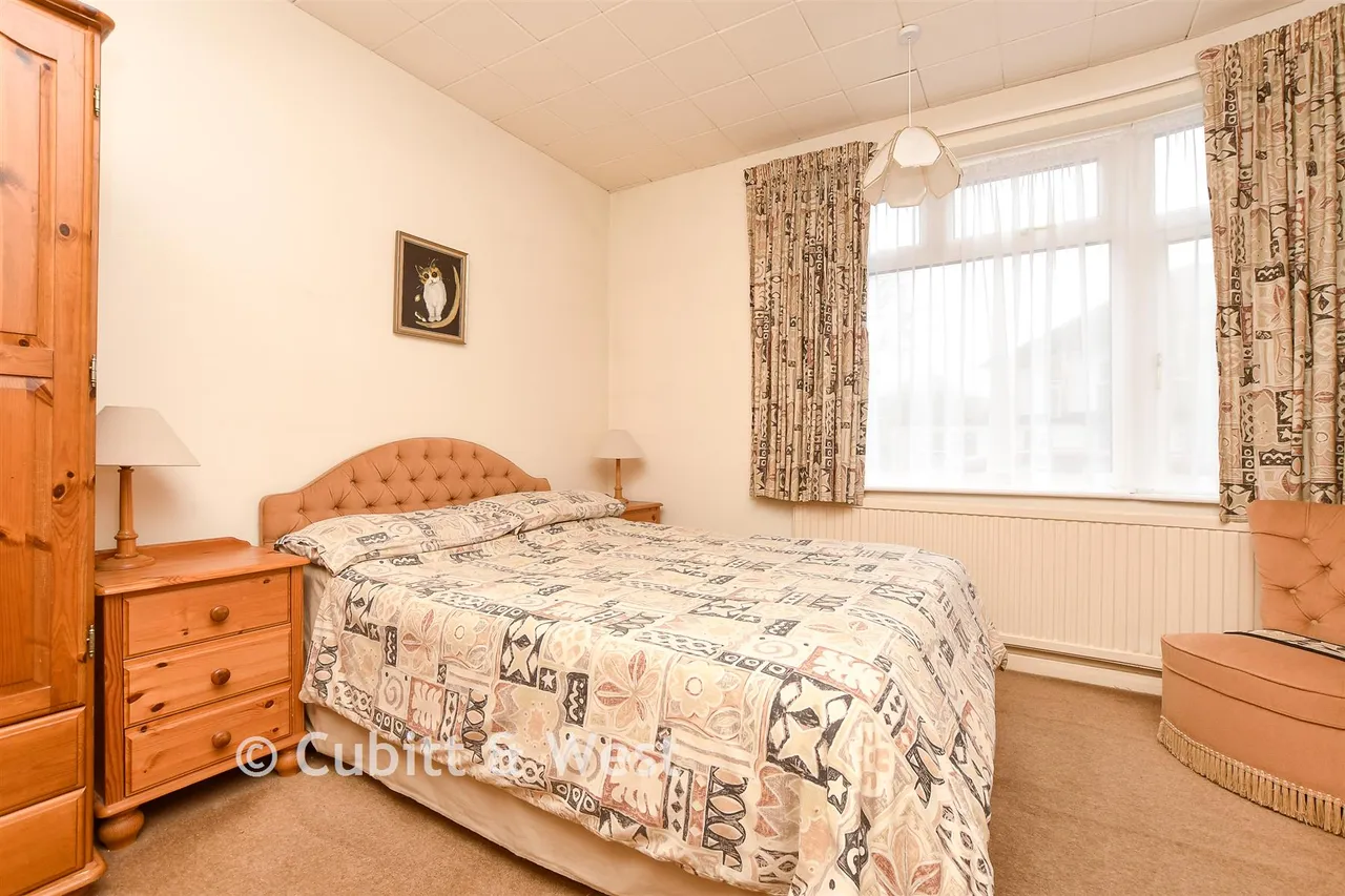 Orchard Way, Reigate, RH2, photo 12