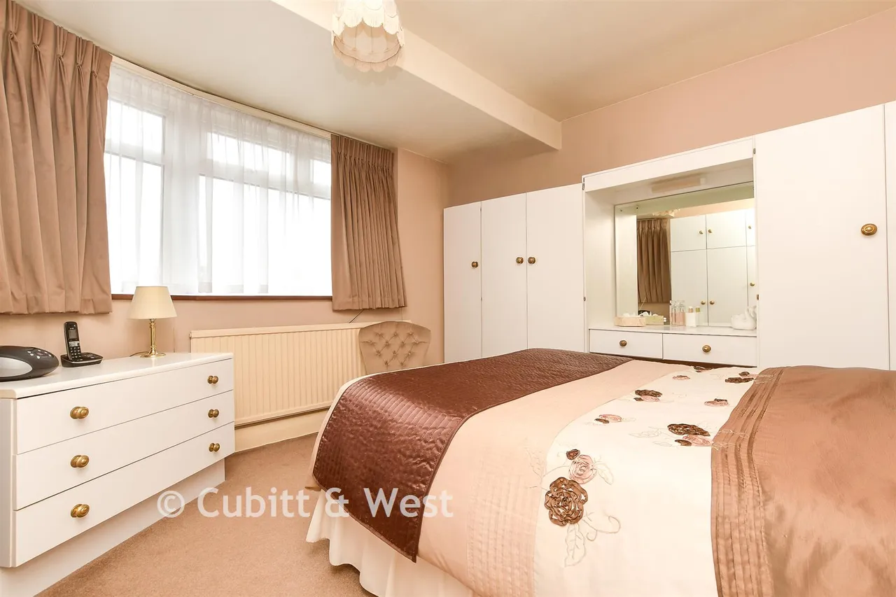 Orchard Way, Reigate, RH2, photo 8