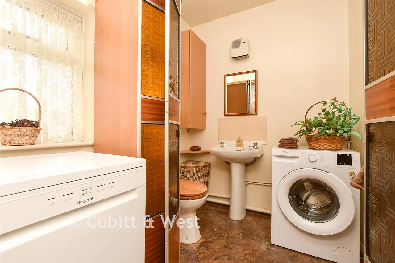 Orchard Way, Reigate, RH2, photo 15