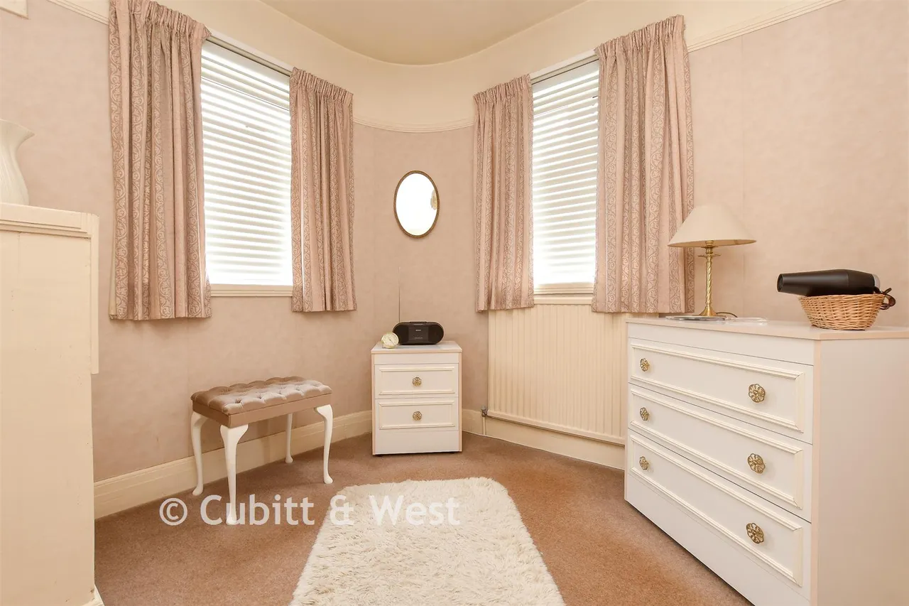 Orchard Way, Reigate, RH2, photo 13