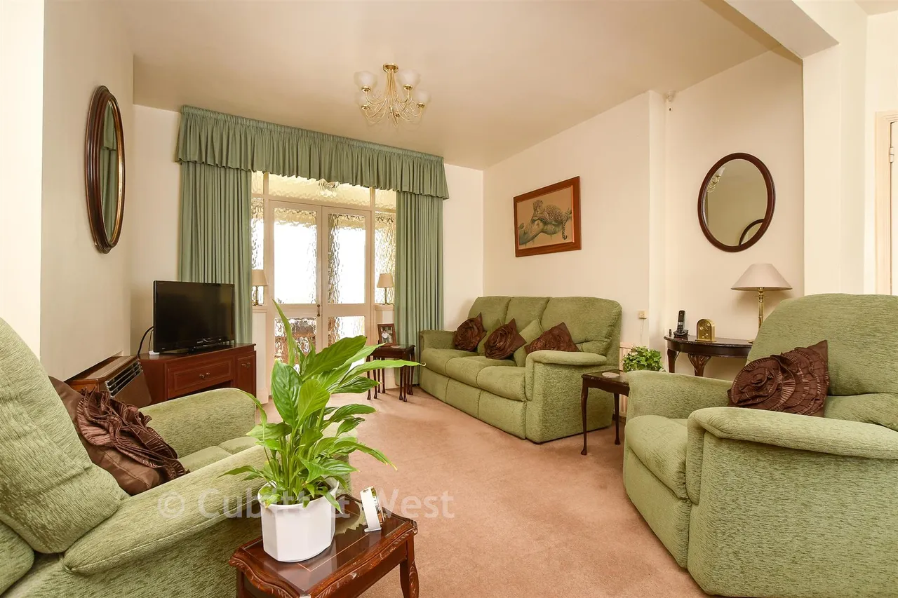 Orchard Way, Reigate, RH2, photo 3