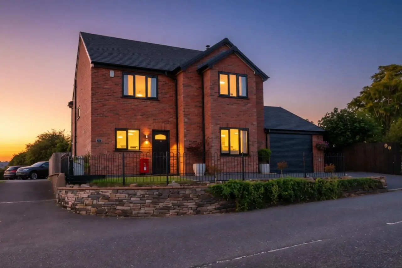 4 bed property for sale, Buxton Road, Congleton