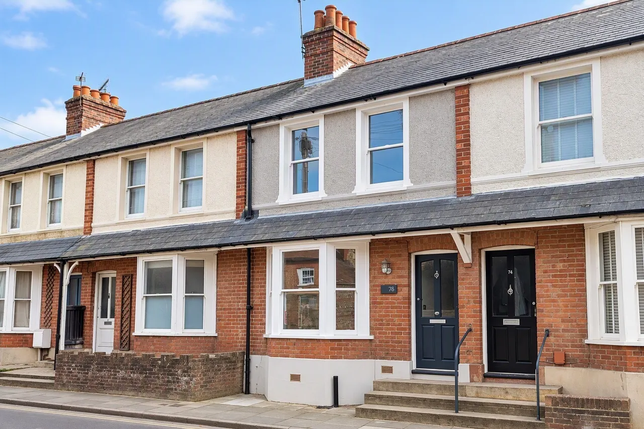 2 bed house to rent, Chichester, PO19