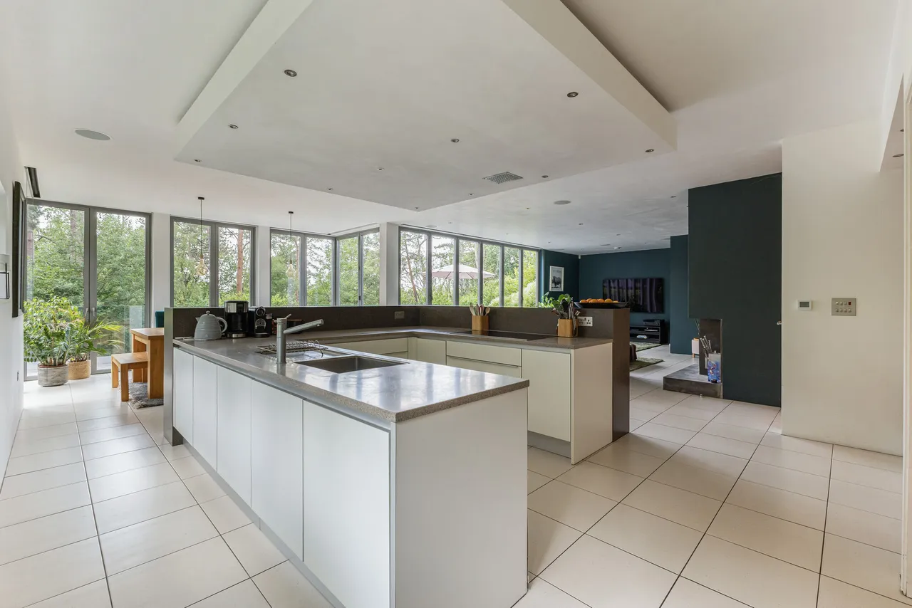 Vann Lake Road, Ockley, RH5, photo 6