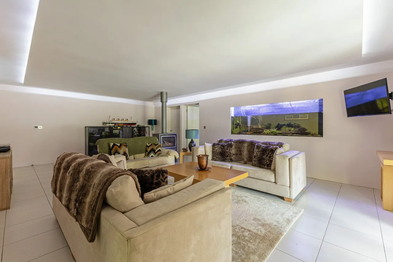 Vann Lake Road, Ockley, RH5, photo 12